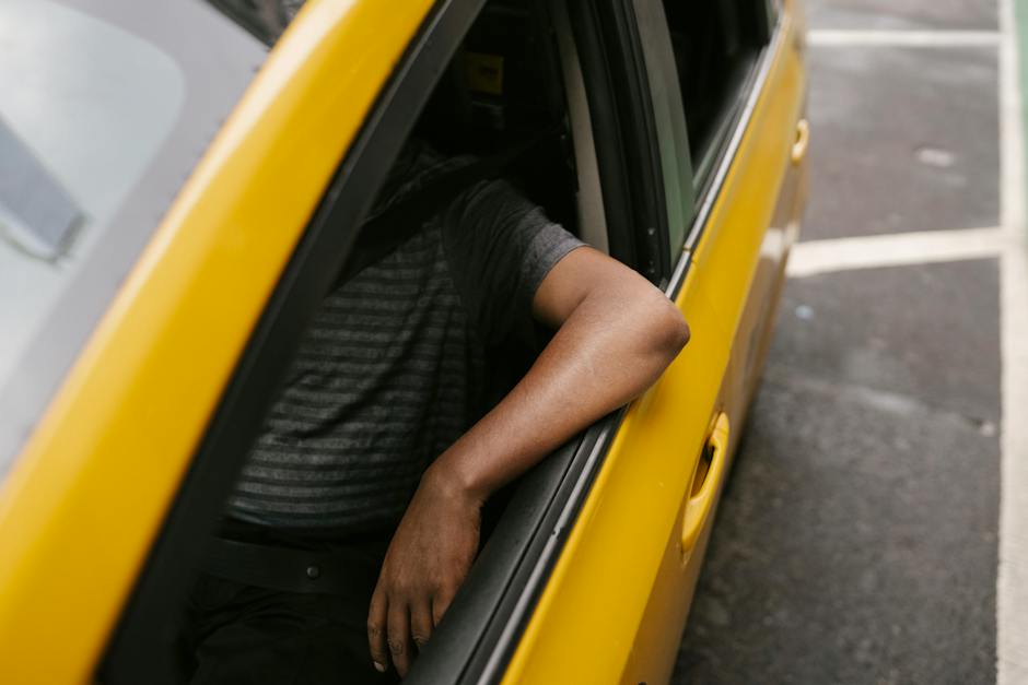 Disturbing Incident in Los Angeles: Driver Assaults Municipal Inspector Over Parking Ticket